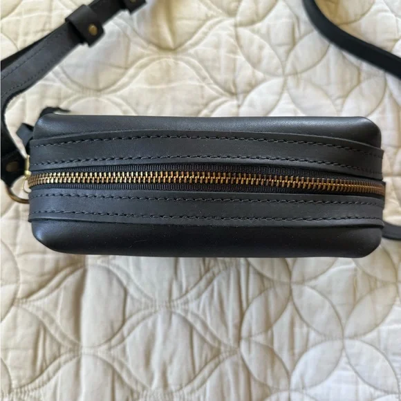 Portland Leather Goods Mesa Mini Crossbody Purse - Picture 2 of 4